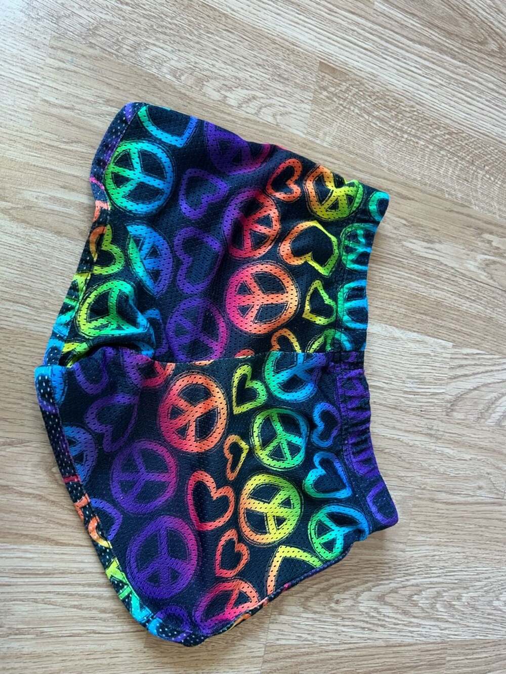 Girls Kids Size 5/6 Jersey Type Shorts W Colorful Peace Signs. Children's Place